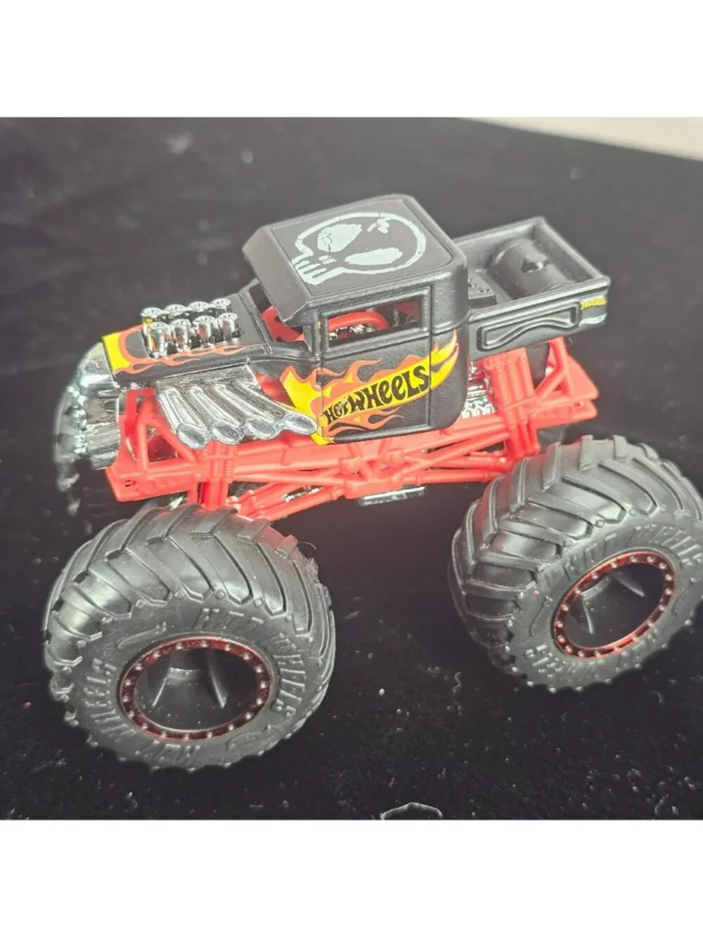 Hot Wheels Monster Truck Die-Cast Red & Black Bone Shaker Skull Flames Design